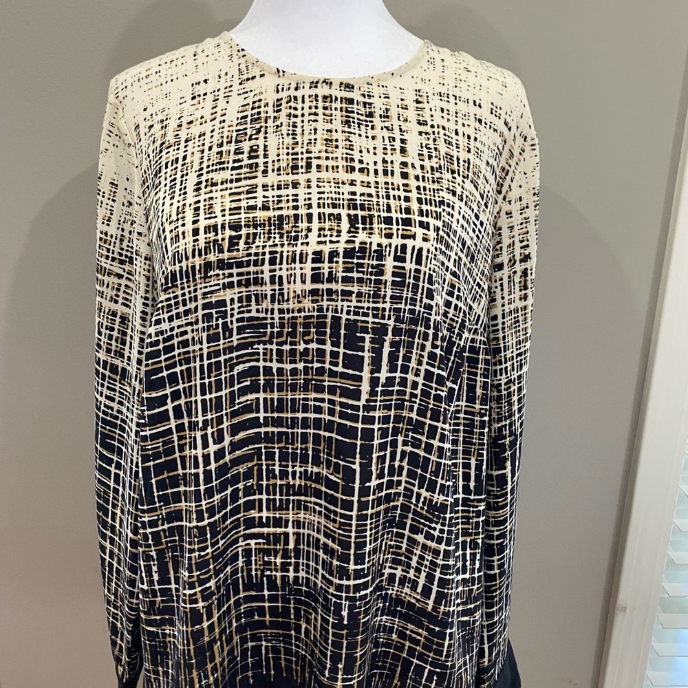 Vince Camuto Cream and Black Speckled Top